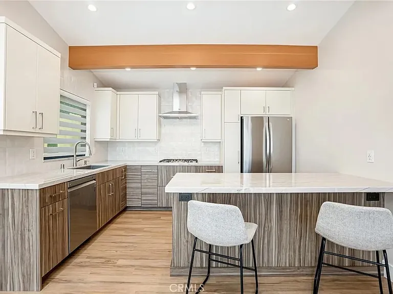 264 Barbara Ave — Photo 7