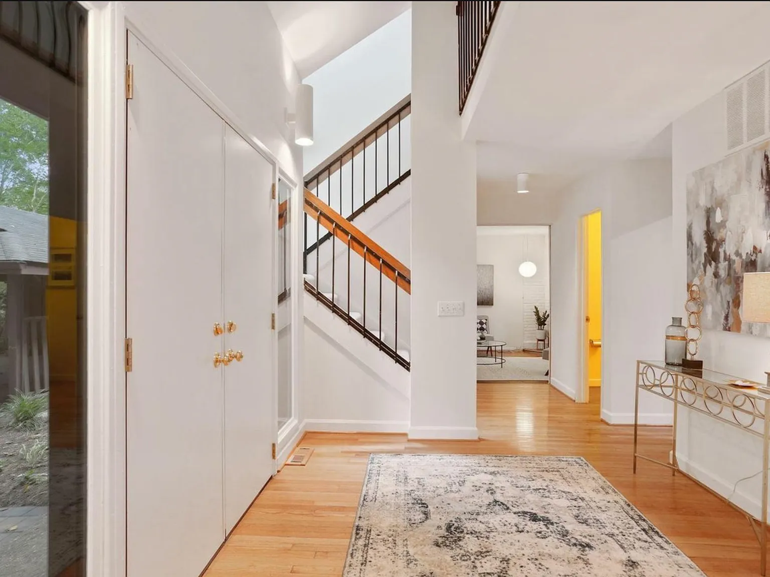 3327 Mantua Dr — Photo 2