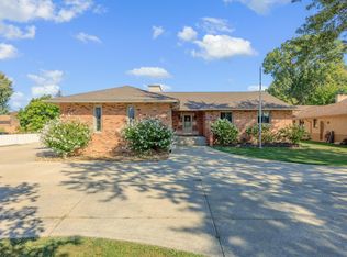 16423 Seventeen Mile Rd, Clinton Township, MI 48038