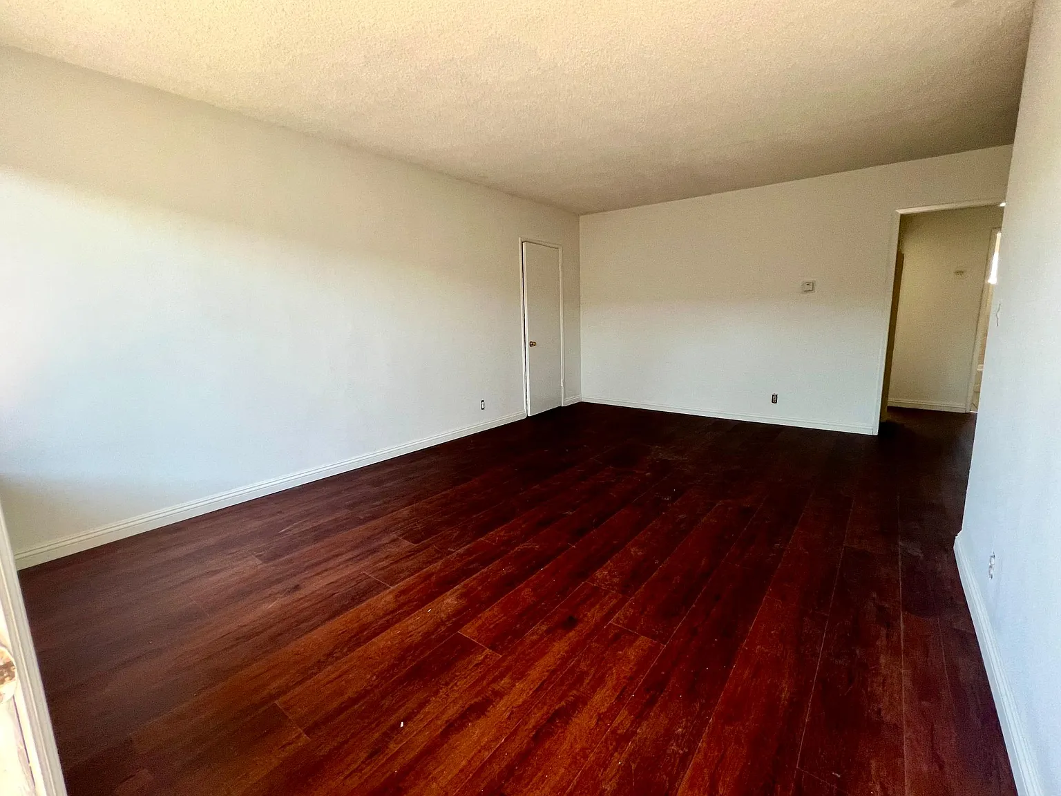 2 bed, 800 sqft, $2,195 — Photo 2