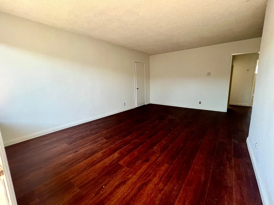 16112 Van Ness Ave #6