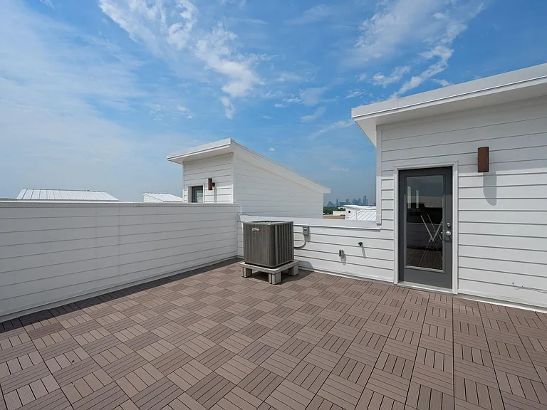 3810 Berkman Dr — Photo 29