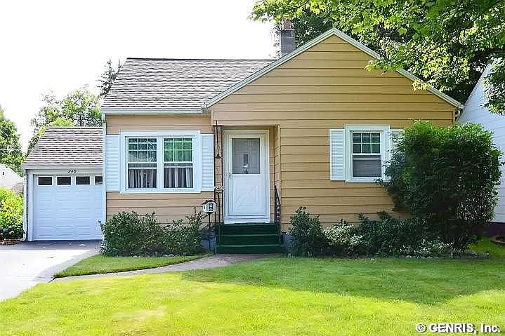 240 Bonesteel St photo 1