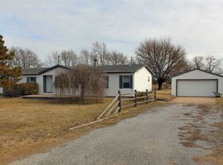 5506 Cambridge Rd, Clearwater, KS 67026