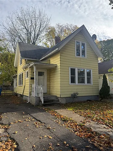 686 Seward St Photo 1