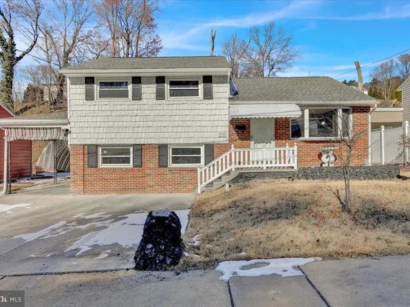 732 1st St, Pottsville, PA 17901