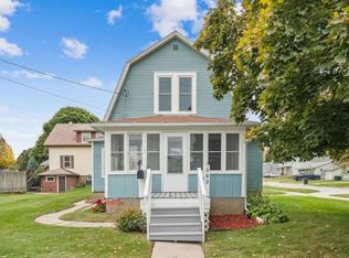303 5th St SW, Waukon, IA 52172
