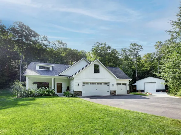 359 W Valley Rd, Maple City, MI 49664