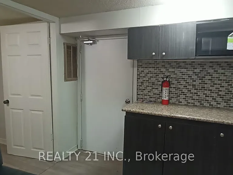 571 Danforth Rd #BASEMENT — Photo 4