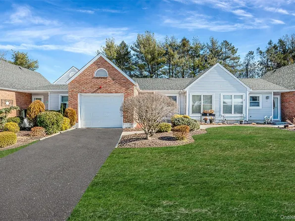 35 Chippendale Drive, Mount Sinai, NY 11766