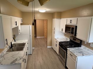 1114 E Lake Ave #B, Peoria Heights, IL 61616
