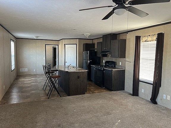 5th image of 3861 Erie Dr