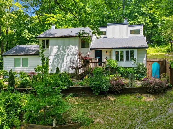62 Old Sylvan Lake, Hopewell Junction, NY 12533