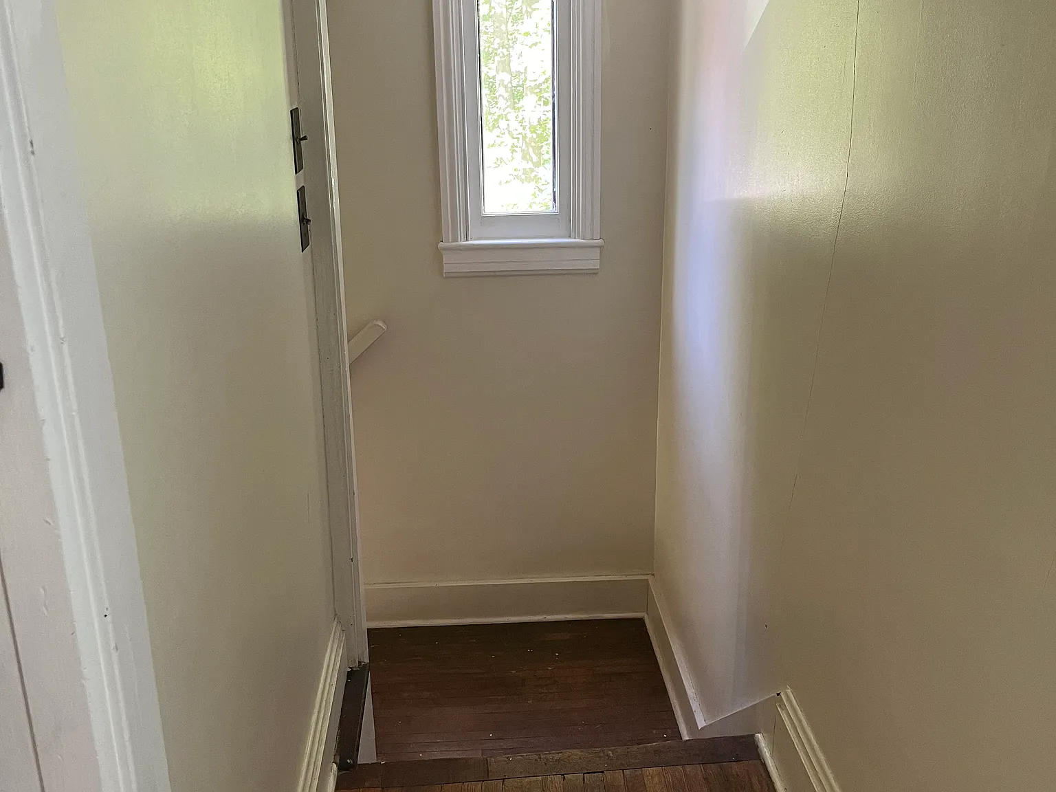 2 bed, 1.5 bath, 1000 sqft, $1,400 — Photo 3