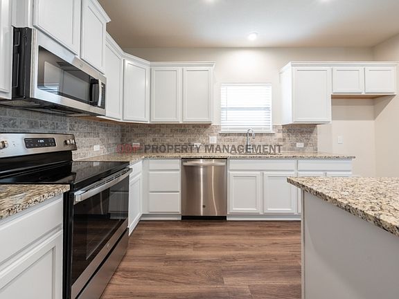 3rd image of 742 Friars Tuck Dr