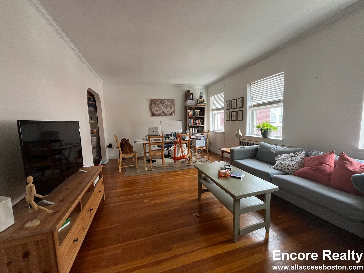 2 bed, 1100 sqft, $3,400 — Photo 3