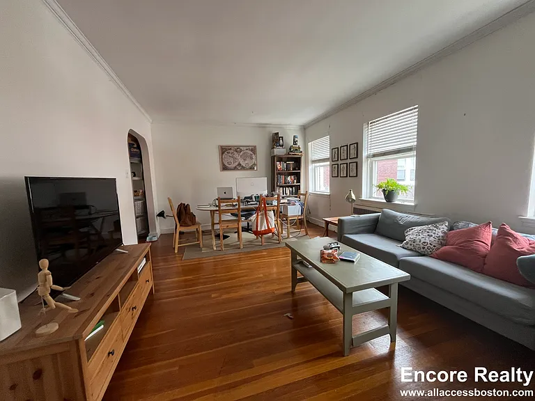 20 Fairbanks St #8 — Photo 3