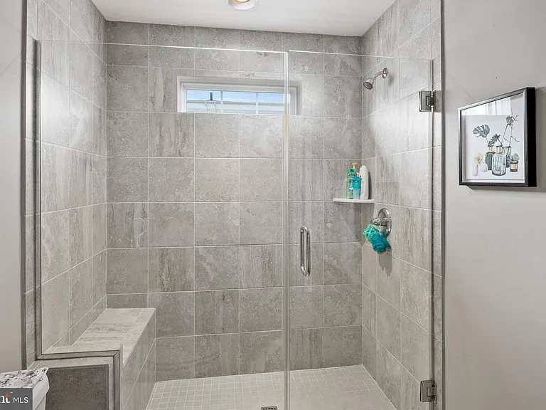 1310 Jackson St #1 — Photo 12