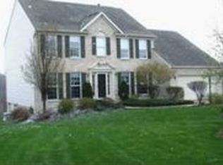 4 Lancelot Ln, Coraopolis, PA 15108