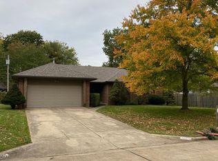 3455 S Pickwick Ave, Springfield, MO 65804