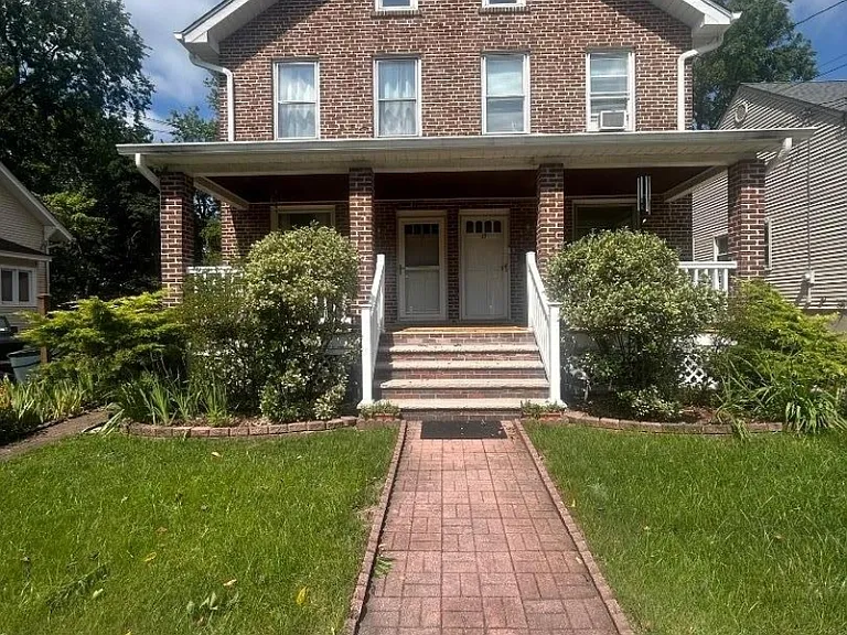 17 Codington Pl — Photo 1