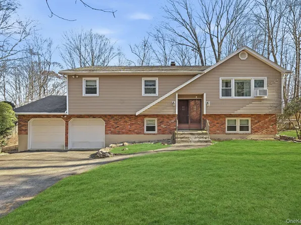 42 Bayberry Hill Road, Mahopac, NY 10541