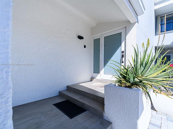 3rd image of 339 Poinciana Dr #339