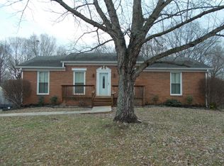135 Ashland Dr, Ashland City, TN 37015