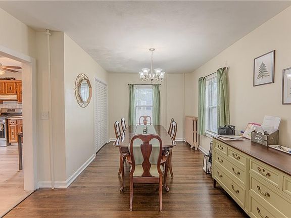 5th image of 27 Cliffdale Ave