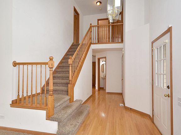2nd image of 416 Knoll Crest Dr