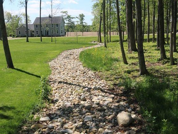 5th image of 9583 Woodridge Cir