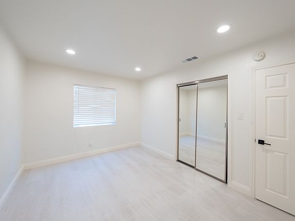 5th image of 1010 Jaffrey St #1