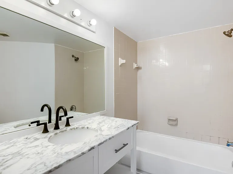 210 Lake Pointe Dr #304 — Photo 11