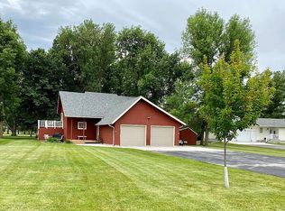 114 Eastwood Dr, Thief River Falls, MN 56701