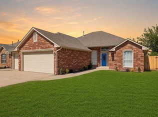 2613 Jefferson Dr, Moore, OK 73160