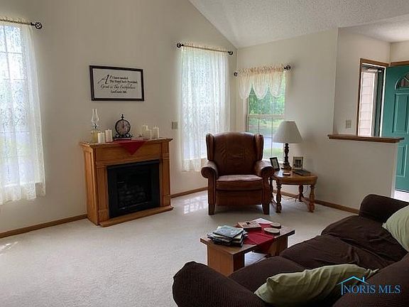 4th image of 7629 Brookstone Dr #U