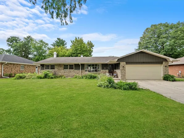 233 Westport Dr, Joliet, IL 60431