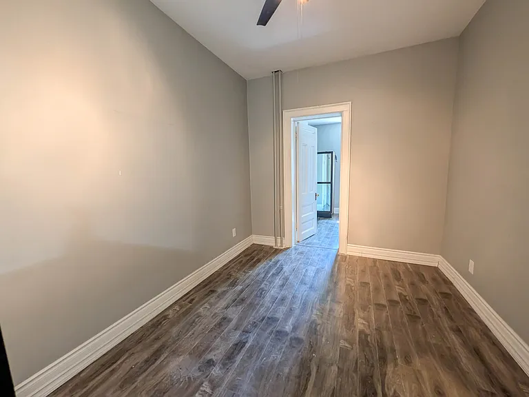 55 Wellington St S #3 — Photo 15