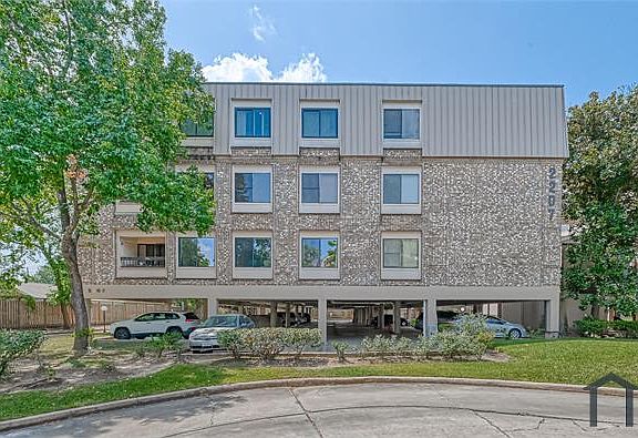 2nd image of 2207 S Braeswood Blvd #43
