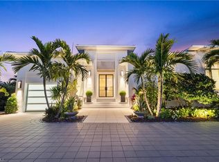 4220 Crayton Rd, Naples, FL 34103