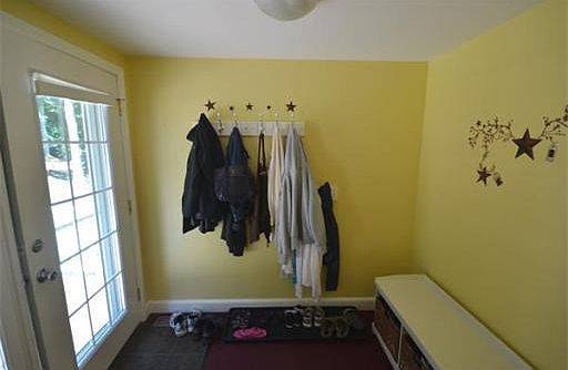 3rd image of 5 Barberry Ln