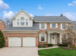 11208 E Chesapeake Pl, Westchester, IL 60154