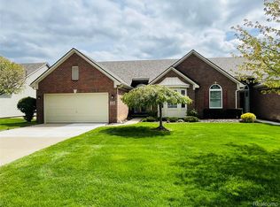 828 Woodhaven Dr, Walled Lake, MI 48390