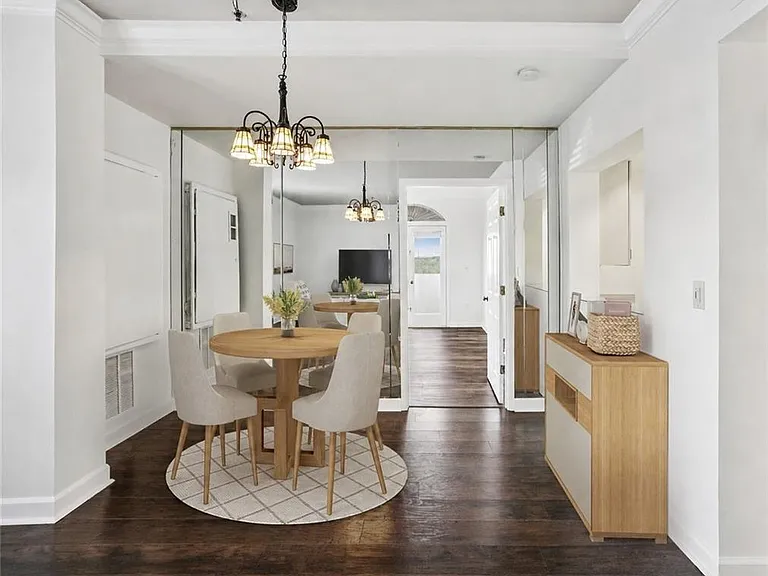 2161 Peachtree Rd NE #205 — Photo 2