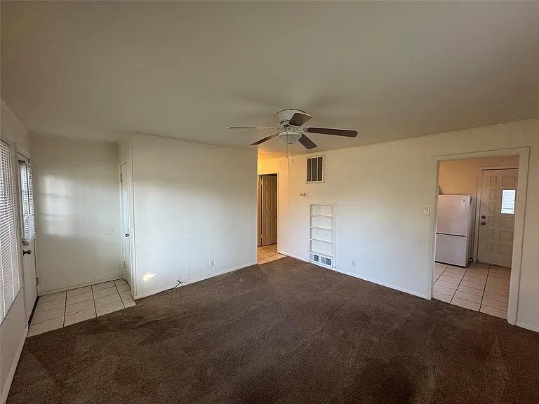 1561 E Meyers Ave — Photo 3