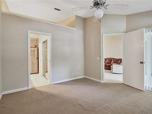 5th image of 639 Laurel Oak 121 Ln
