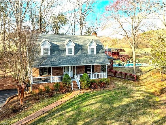 4th image of 3501 River Ridge Rd