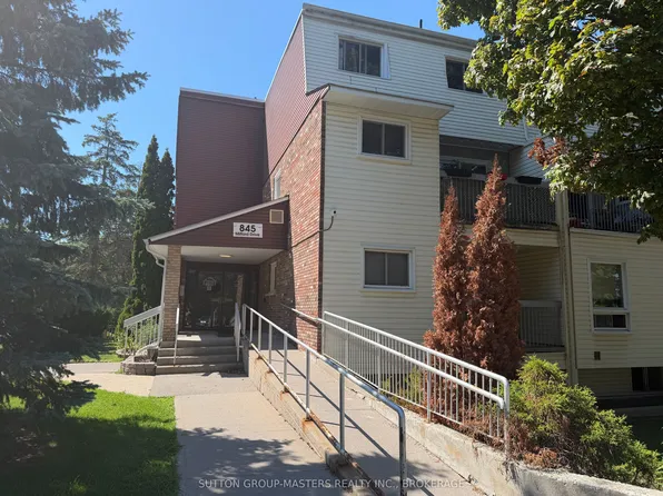845 Milford Dr #305, Kingston, ON K7P 1A7