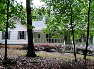 656 Academy Woods Dr, Jefferson, GA 30549