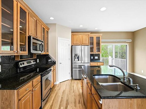 4th image of 913 N Vernon Dr
